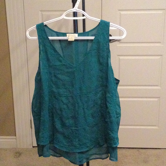 Lady Brand Sleeveless Top - Picture 1 of 7
